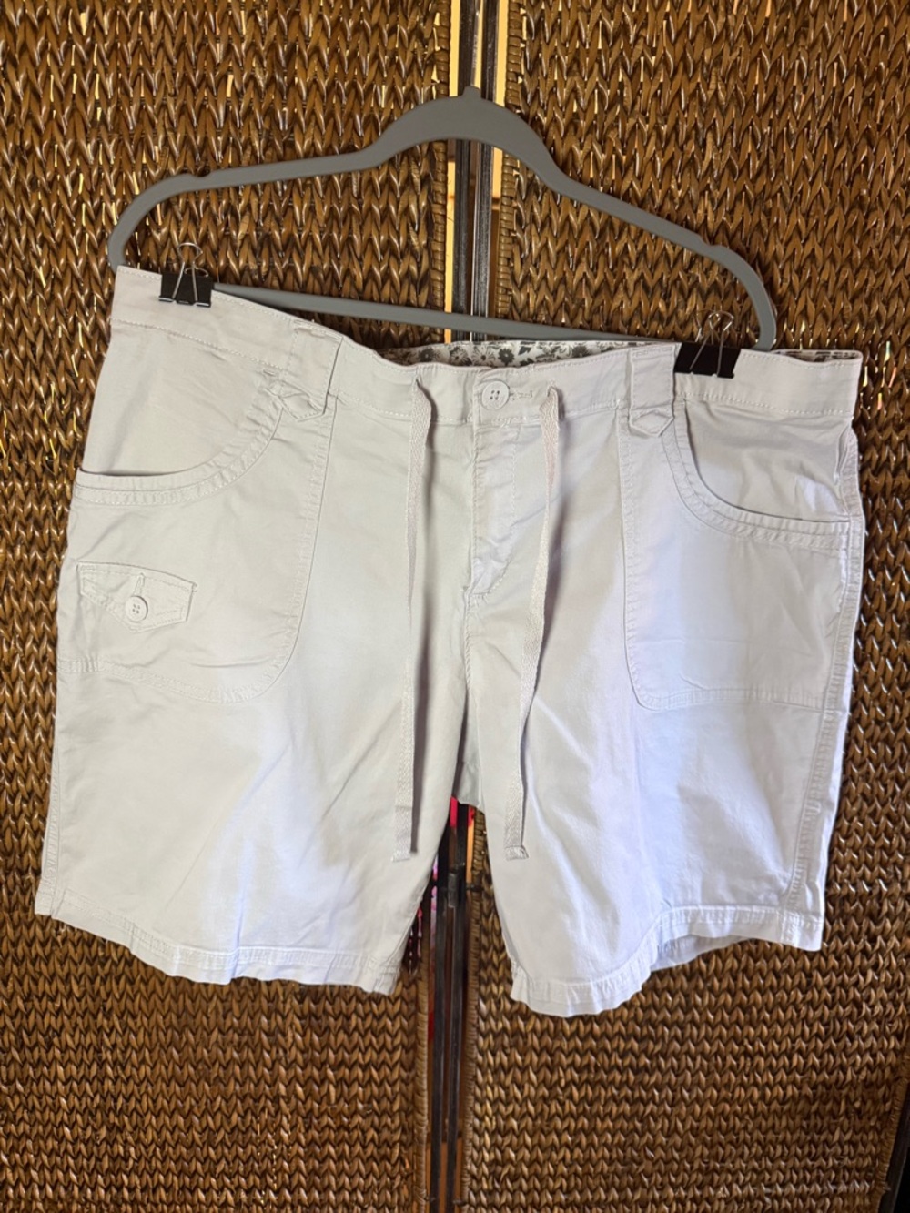 Light Ivory Casual Drawstring Bermuda Shorts